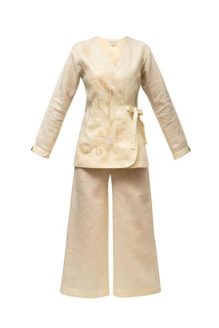 Magnolia suit in ivory