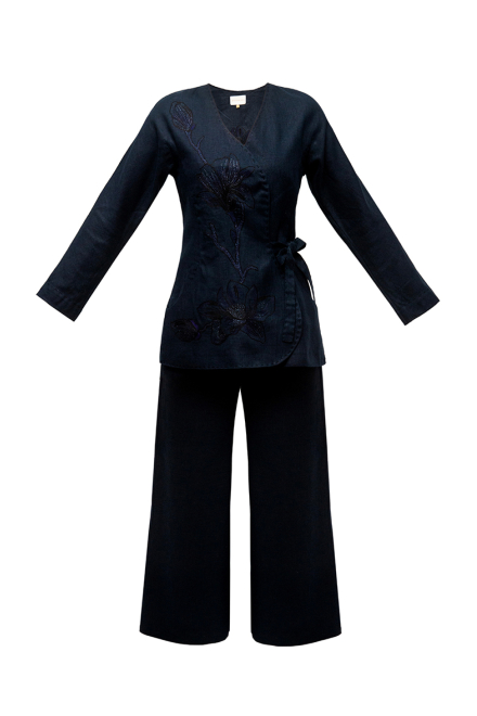 Magnolia suit in Navy blue