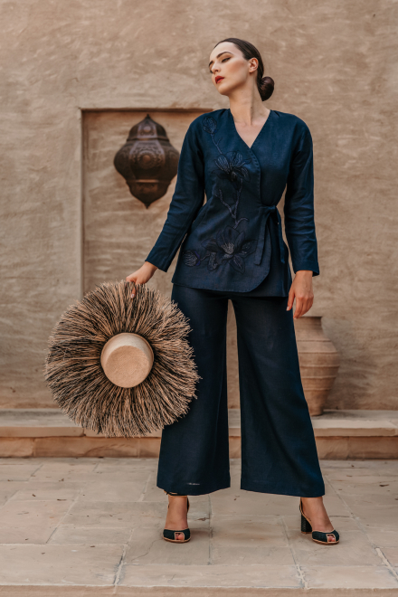 Magnolia suit in Navy blue