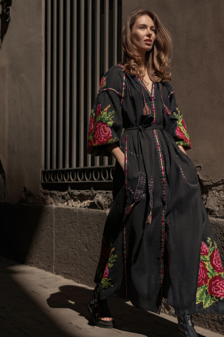 Ruzha midi dress in Black