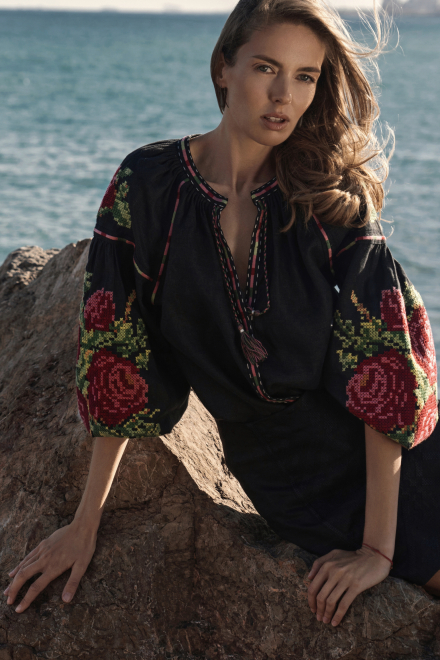 Ruzha midi blouse in Black