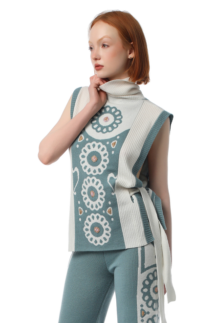 Daisy soulwarmer in Sage - White ice