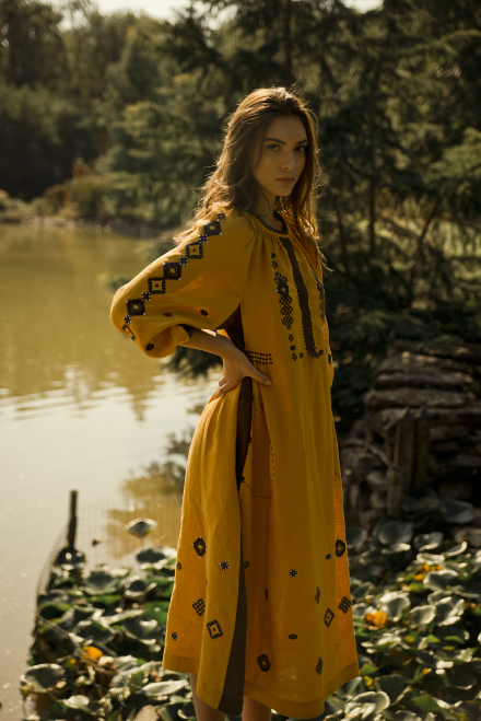 Striy midi dress in Ochre